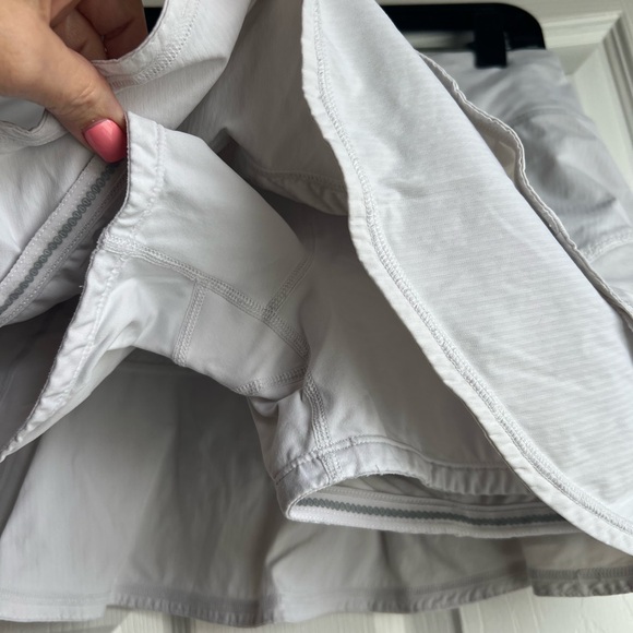 Lululemon rare white ruffle skirt size 6 - Picture 5 of 11